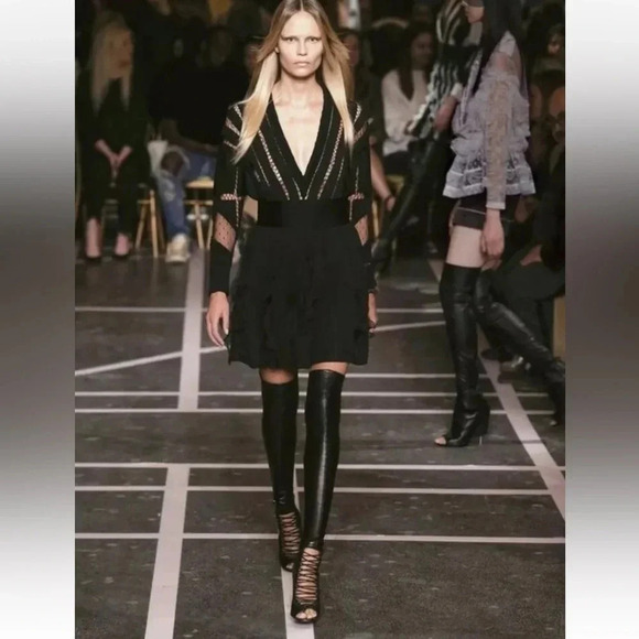 $3950 GIVENCHY BLACK SILK V NECK EYELET TRIM ACCORDION PLEATED SKIRT DRESS Sz M - Picture 2 of 7